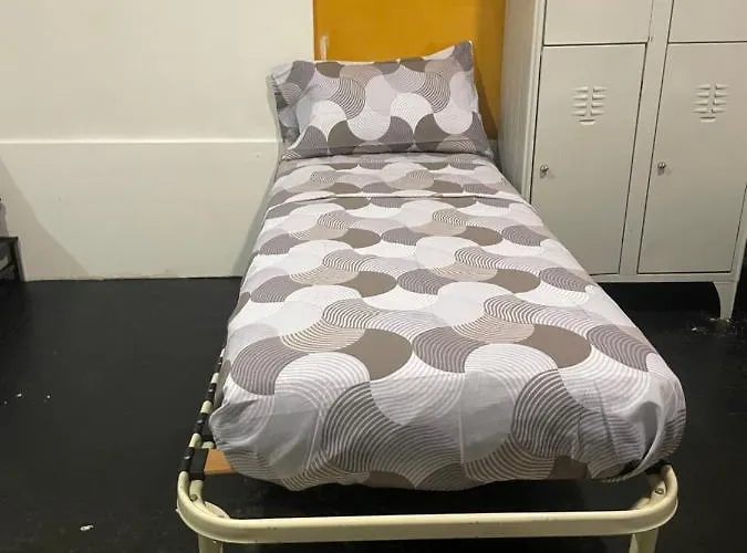 Hostal Garbatella Hostel *